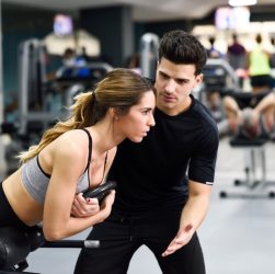 La figura del personal trainer y su impacto en la salud y el bienestar físico